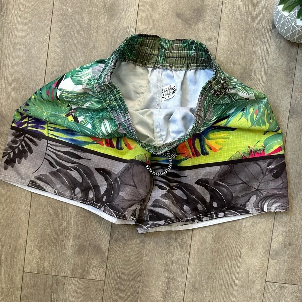Boutique Tropical Print Boys Swim Trunks Shorts Vibrant Size XL Like New